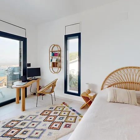 Maison Face A La Au-dessus De La Baie De Villa *
